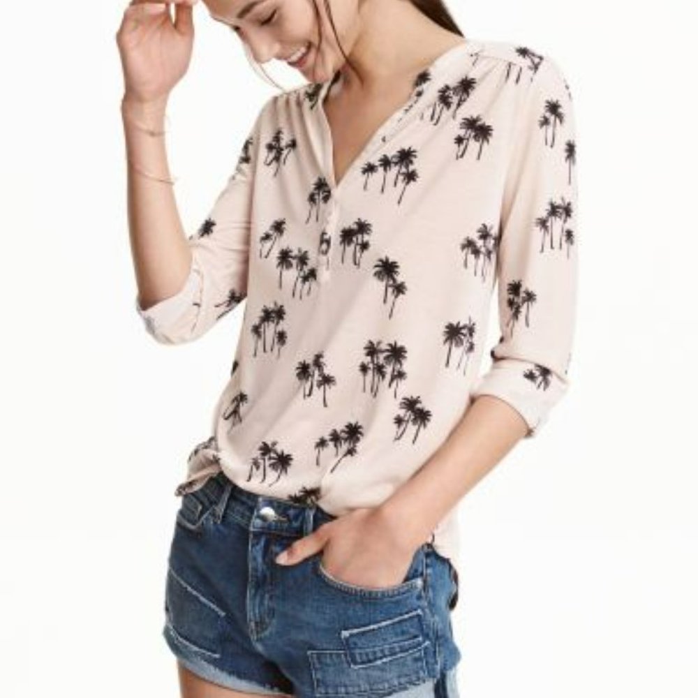 NWOT 🆕️ H & M Blouse Top Palm Trees